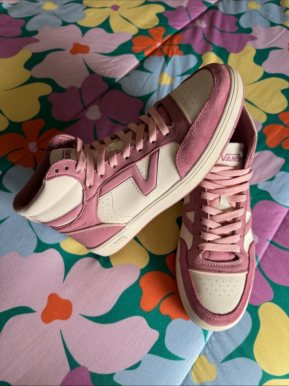 Vans Serio Collection Retro Style Lowland Mid Comfy Cush